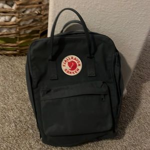 Graphite classic backpack fjallraven kanken